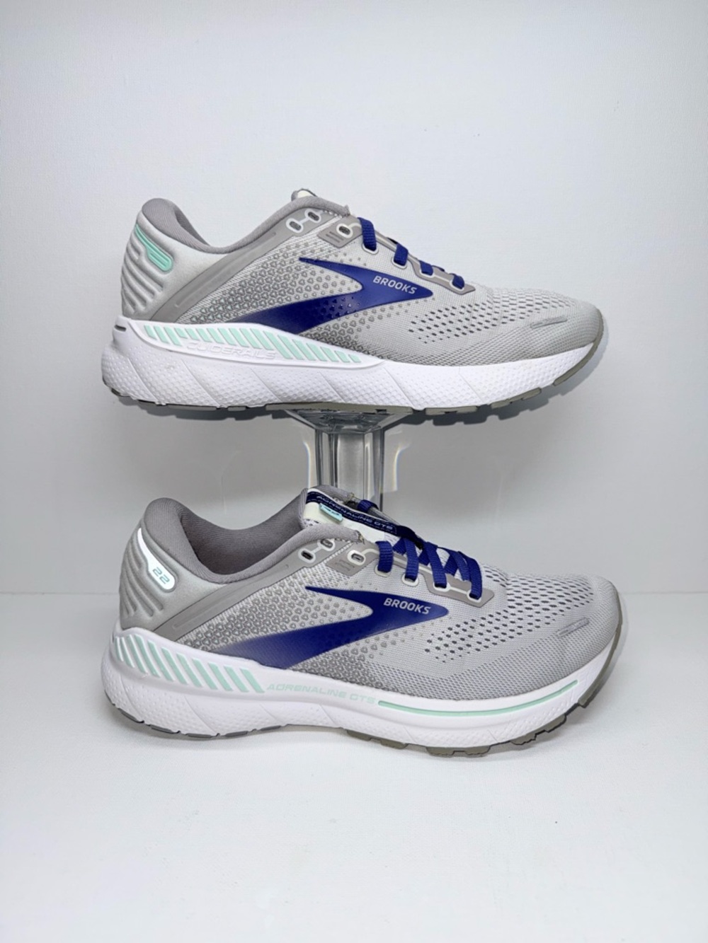 Brooks ADRENALINE GTS 22 Gray Running Shoes with Blue and Mint Accents